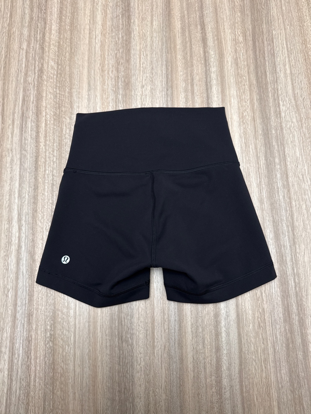 Lululemon Wunder Train High-Rise Short 4” Inseam in Black Size 4